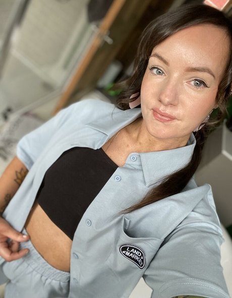 オンリーファンズ オフ ヌード 写真