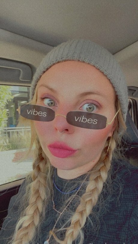 leeloo luv 独占女優 画像