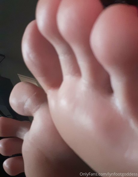 lynfootgoddess ヌードモデル 写真