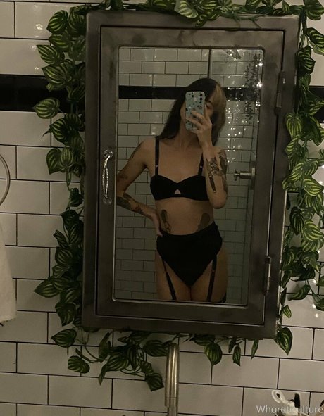 whoreticulture かわいいポルノスター 写真