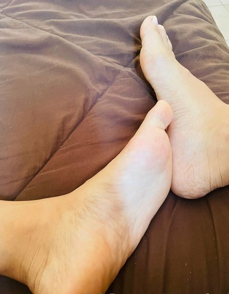 熟女の足オンリーファンズ 美しいヌード 写真