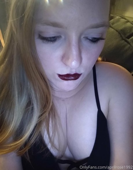 巨乳カップルオンリーファンズ セクシーヌード 写真