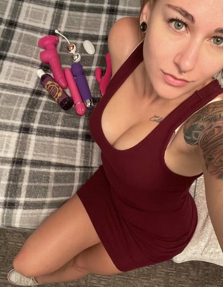 erintakesrequests ヌードスター 画像