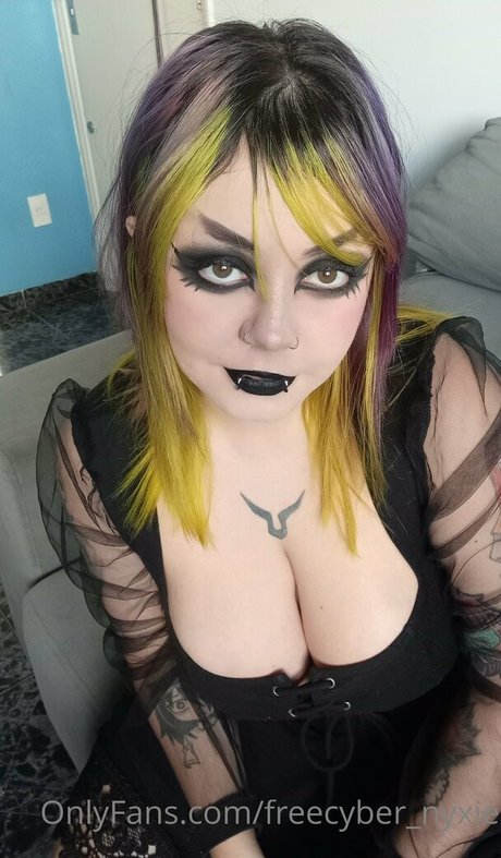 クソ野郎オンリーファンズ アート裸 写真