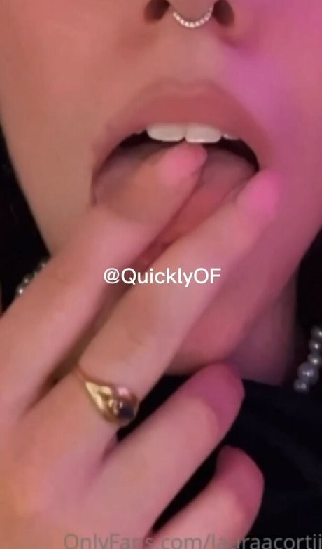 Laura Corti 独占モデル アーカイブ