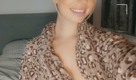 ランジェリーファックオンリーファンズ セクシーxxx 画像