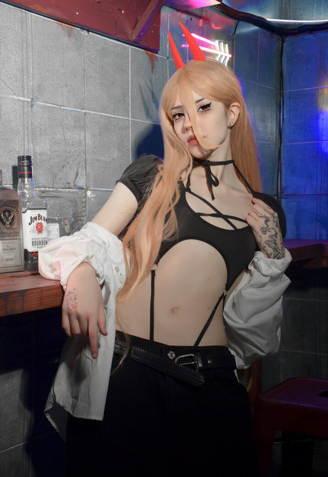 Flutterow 完璧なポルノスター 写真