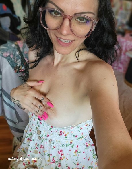 Anyalikestosuck セックススター 画像