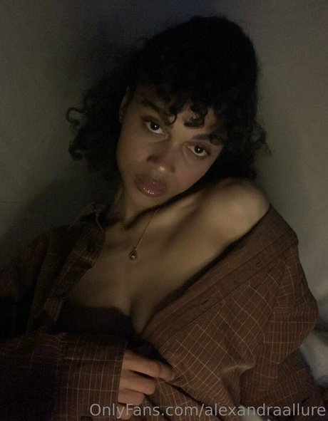 alexandraallure トップモデル 画像