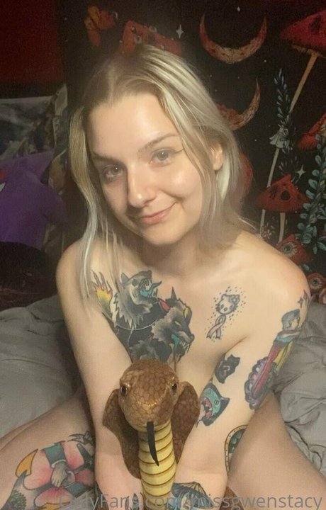 missgwenstacy 裸の女優 写真