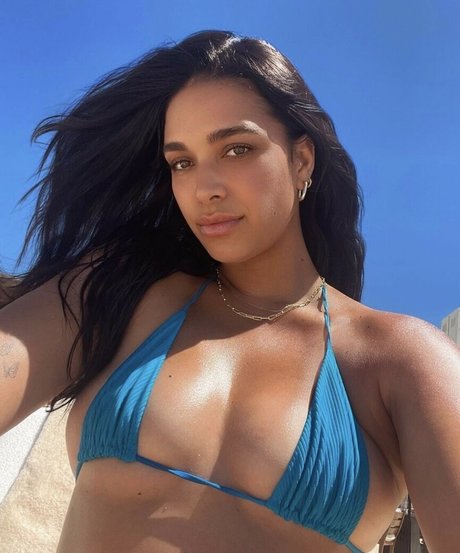 aprillovegeary ポルノ女優 写真