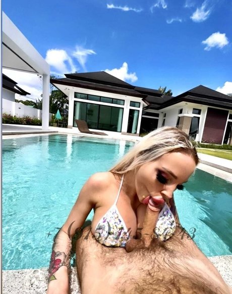 Russian Bomba Tut 美しいモデル ギャラリー