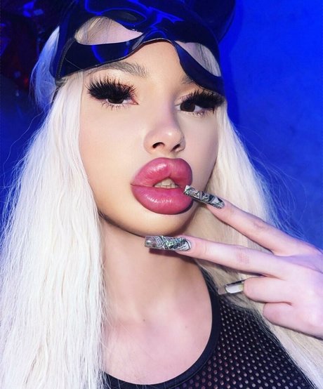 Russian Bomba Tut ホットなモデル ギャラリー