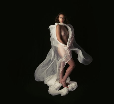 Nikol Lemme スター 裸 ギャラリー