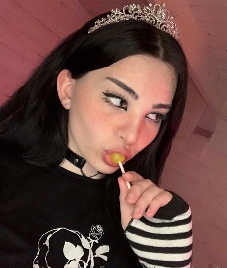 Angelvioletxo アダルトモデル 写真