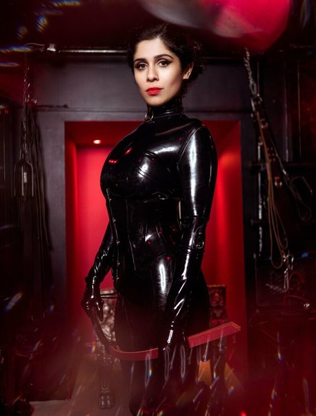 sophiasaharafree 最高のモデル 写真