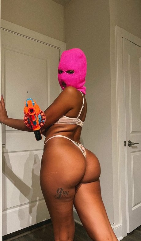 its queen 女優 写真