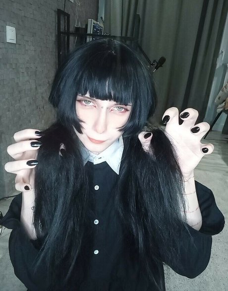 巨大ディルドオンリーファンズ セクシー 写真