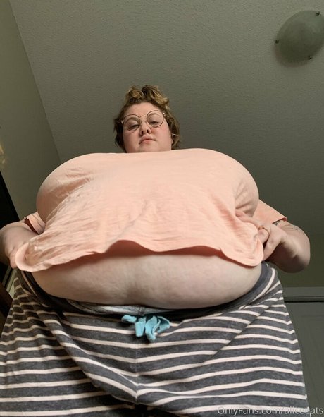 かわいいブロンドのオンリーファンズ 無料 写真