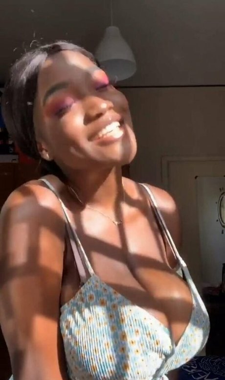 Barbiana エロティックなスター 画像