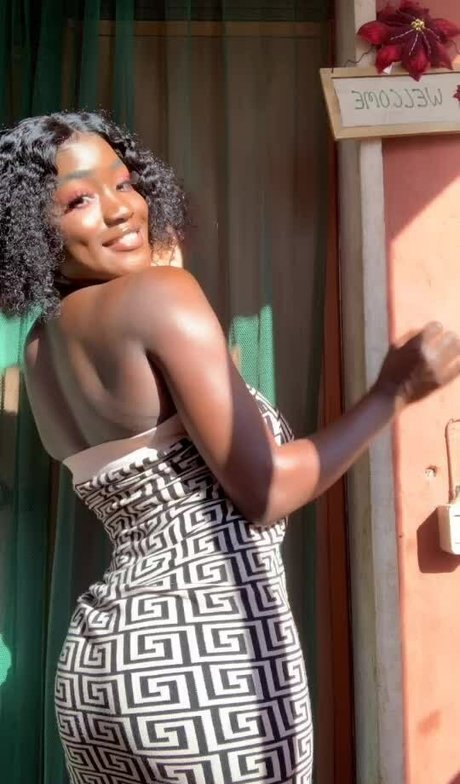 Barbiana 無料のポルノスター ギャラリー