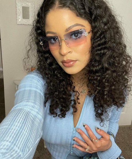 ジムガールズオンリーファンズ 美しい裸 画像