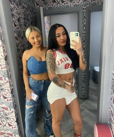 ボディビルダーヌードオンリーファンズ セクシー 写真