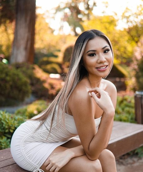 Elizaachar ヌードモデル ギャラリー