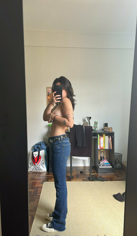 カーリーエボニーオンリーファンズ エロ アーカイブ