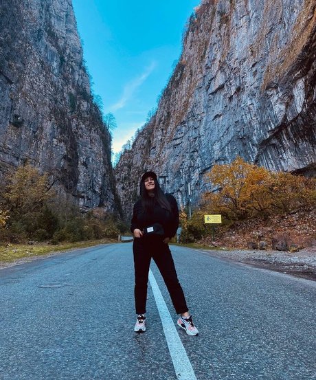 Rozzzywow 裸の女優 写真