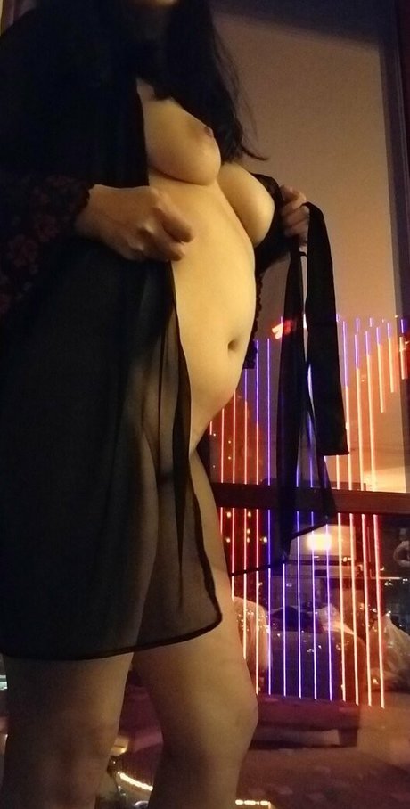 raina traina 美しいモデル ギャラリー