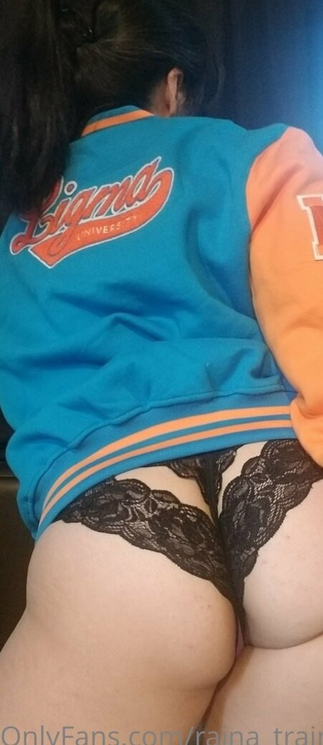 raina traina かわいいモデル 写真