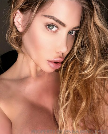 アジアン潮吹き オンリーファンズ 裸 写真