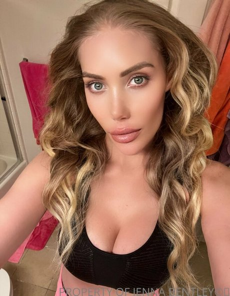 日本の熟女オンリーファンズ ヌード 写真