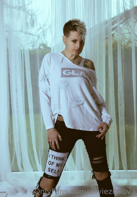 oliviezizkova ポルノスター 写真