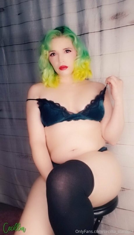 フィットネス熟女オンリーファンズ 美しいヌード 画像