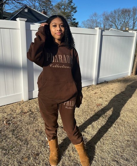 セーリングオンリーファンズ ポルノ 写真