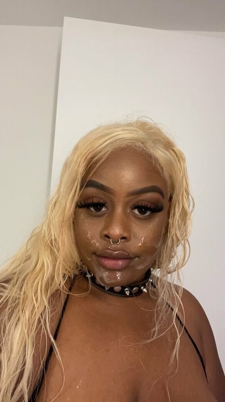 巨乳熟女オンリーファンズ 無料裸 ギャラリー