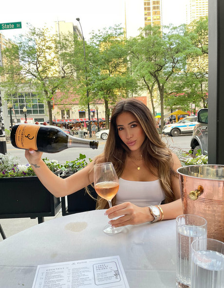 プッシー尻オンリーファンズ アート裸 ギャラリー