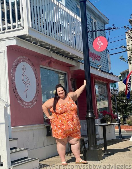 指マン 潮吹き オンリーファンズ 無料ヌード 画像