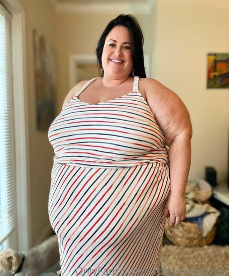 BBW パウグ オンリーファンズ 無料エロ 写真