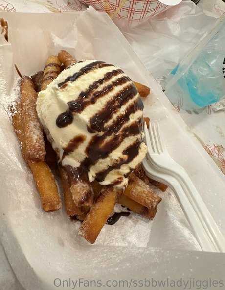 BBW 顔面騎乗 オンリーファンズ 無料 写真