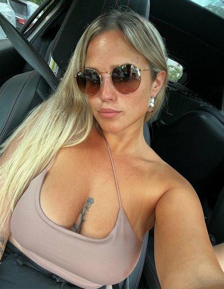 guadilaiz ヌードのポルノスター 画像