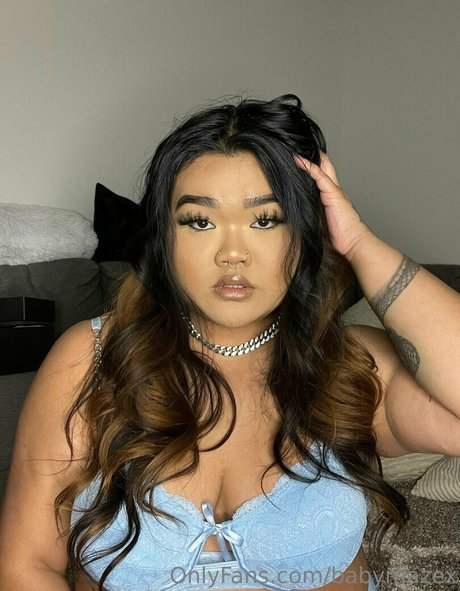 指マン 潮吹き オンリーファンズ セックス 写真