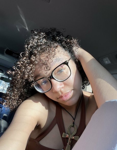 Caileneasely アダルトスター 写真