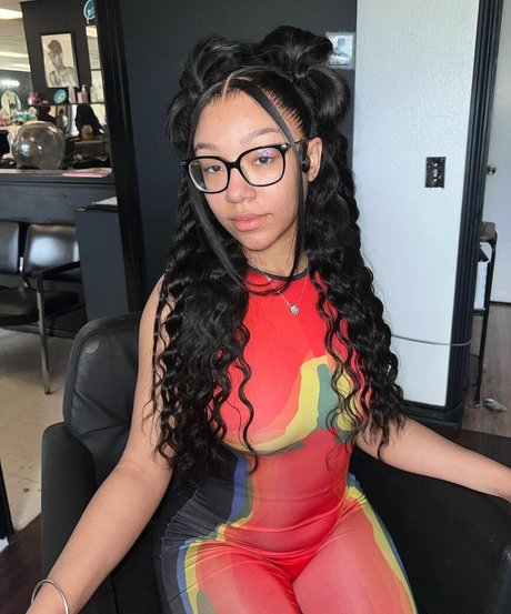 Caileneasely xxxモデル 写真