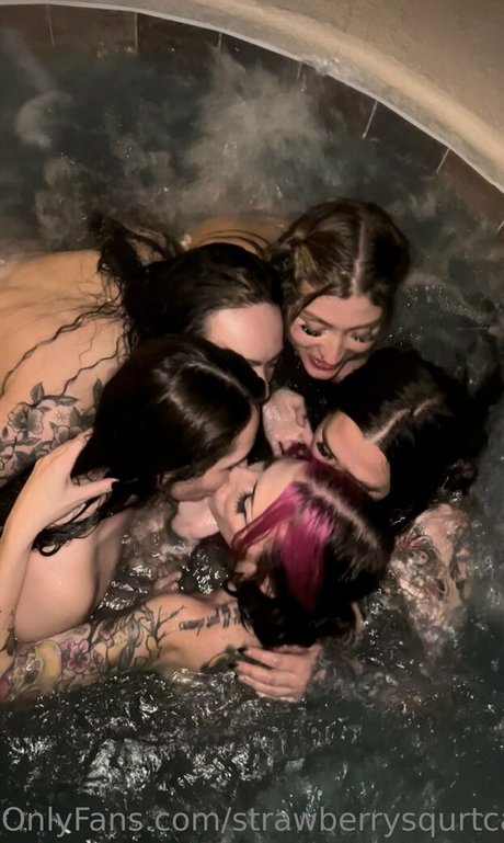 Strawberrysquirtcake 美しいポルノスター ギャラリー