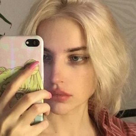 newfaceinnhell ポルノ女優 写真