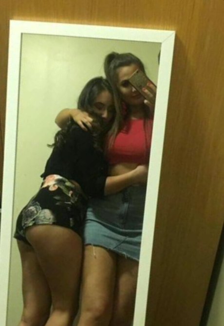 金髪の筋肉オンリーファンズ 美しい 写真