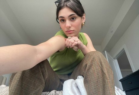 Yasmeen Fletcher ヌードモデル 写真